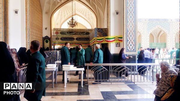 حرم مطهر رضوی میزبان زائران و عاشقان دعا و زیارت