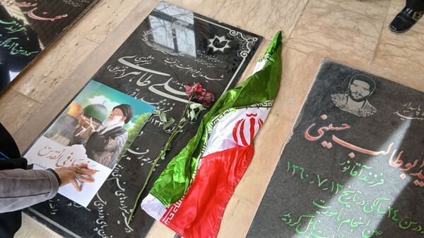 حضور پرشور اهالی روستای سرتشنیز در راهپیمایی ۲۲بهمن