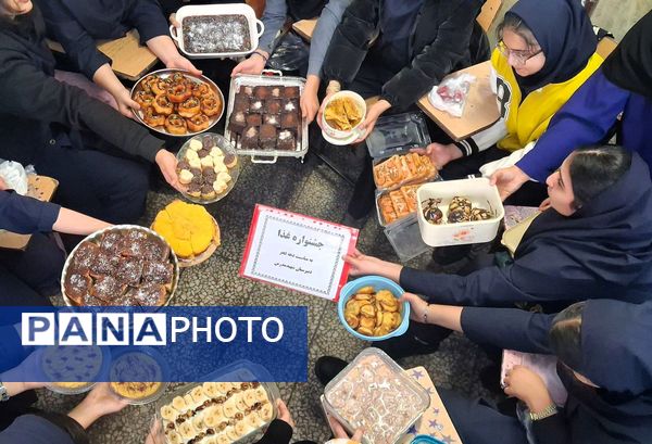 جشنواره غذا دهه فجر در مدرسه مدرس تبریز 