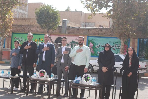 اولین جشن جوانه‌ها در مدرسه نشاط بهارستان‌2