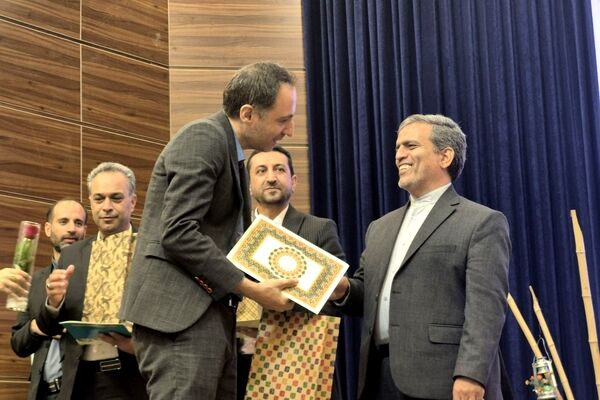 برگزاری آیین تجلیل از مقام شامخ معلم در منطقه ۱۵