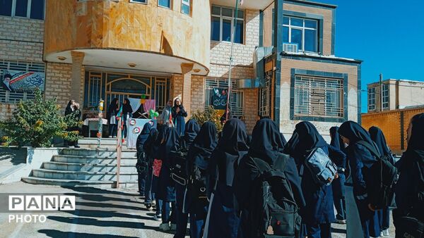 جشن جوانه‌ هادر دبیرستان سمیه اشترینان