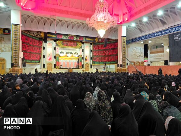 مراسم عزادای بانوان در حرم حضرت معصومه(س)