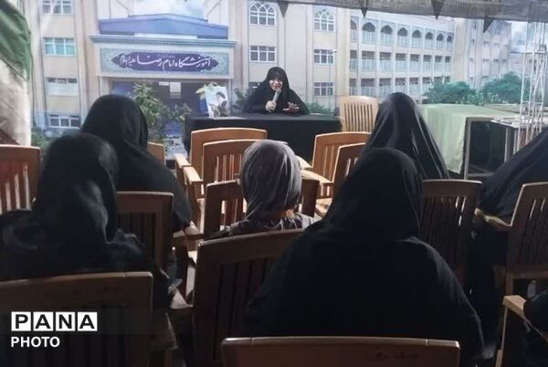 فعالیت موکب تبیینی جامعه الزهرا(س) در تجمعات شبانه