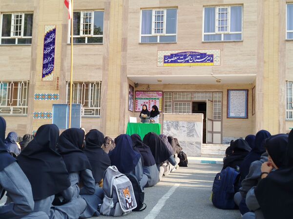 برگزاری مراسم عزاداری شهادت شهید سید حسن نصرالله در دبیرستان حضرت معصومه (س) شهرستان خلیل‌آباد