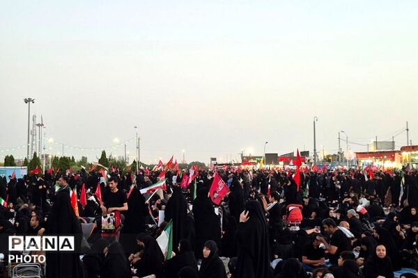 تشییع پیکر رهبر شهید در قم و جمکران