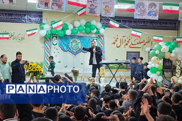 جشن میلاد با سعادت حضرت مهدی موعود(ع)در دبستان حاج همت بهارستان ۲