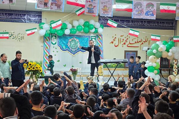 جشن میلاد با سعادت حضرت مهدی موعود(ع)در دبستان حاج همت بهارستان ۲
