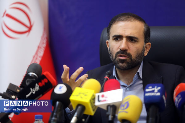 نشست خبری دبیرکل اتحادیه انجمن‌های اسلامی دانش‌آموزان