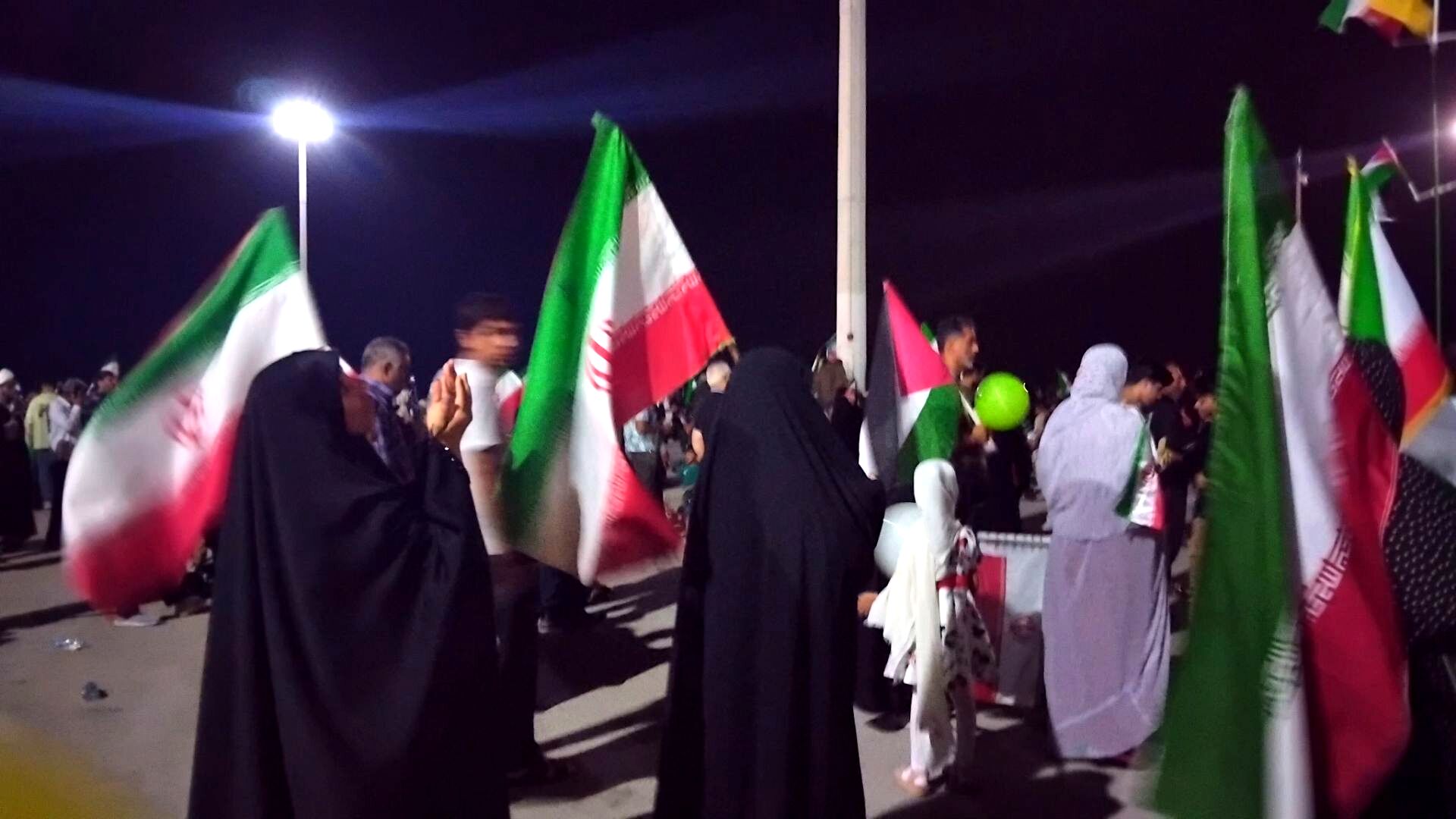 اجتماع پرشور بندرعباس با حضور پیکر شهید امیر ناصری دهبارزی و خادمان حرم رضوی