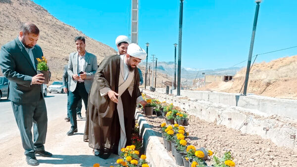 تجلیل از شهردار شهرستان مارگون به مناسب زیباسازی شهر