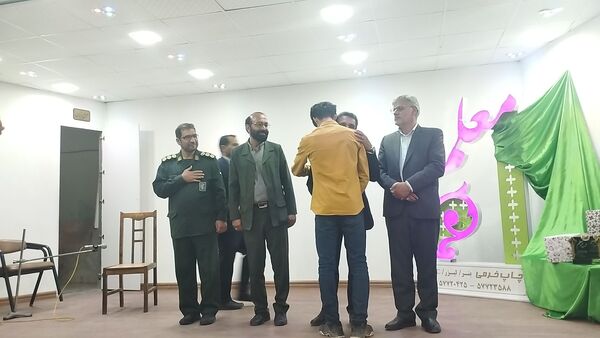برگزاری برنامه شب شعر در شهرستان خلیل‌آباد