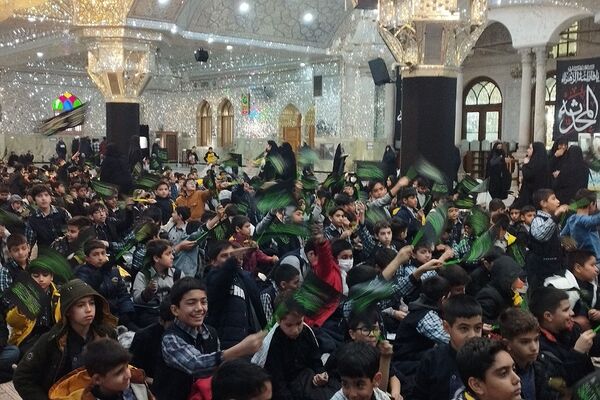 حضور دانش‌آموزان دبستان قلنبر ناحیه 2 شهرری در مراسم نوگلان فاطمی 