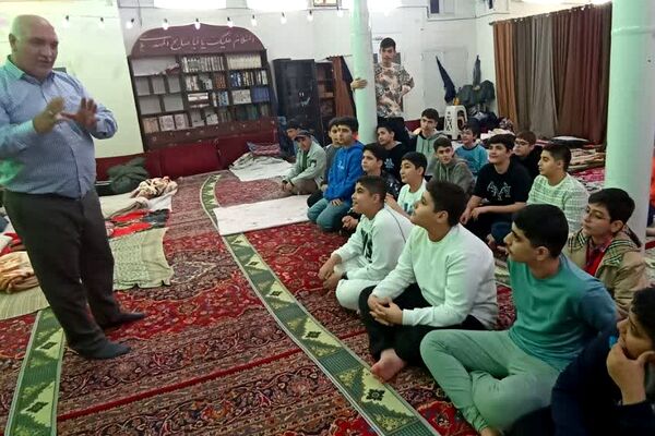 حضور دانش‌آموزان ناحیه 2 شهرری در مراسم اعتکاف دانش‌آموزی 