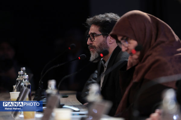 نشست نقد و بررسی فیلم «بیلبورد» در چهل و چهارمین جشنواره ملی فیلم فجر