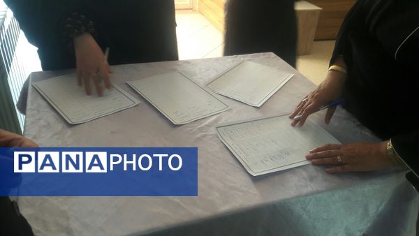 جلسه هدایت تحصیلی دبیرستان دخترانه حضرت زینب(س) کاشمر