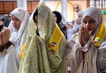 اعتکاف به نیمه رسید؛ روایت لحظه‌های ناب دختران نوجوان در مسجدالنبی کرج