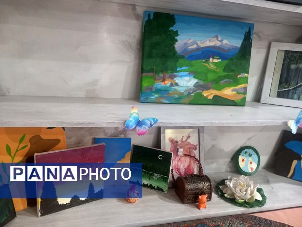 نمایشگاه دستاوردهای هنری دردبیرستان مصلی نژاد