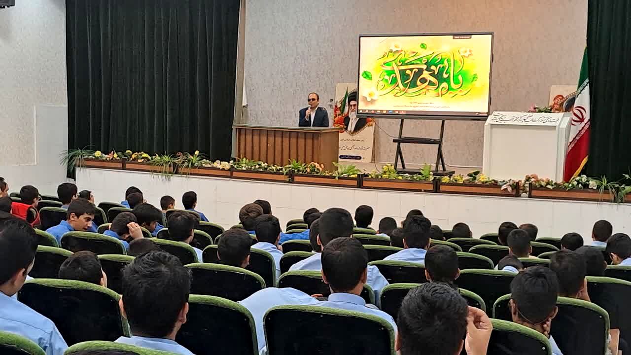 نوجوانی دوران طلایی عمر انسان است