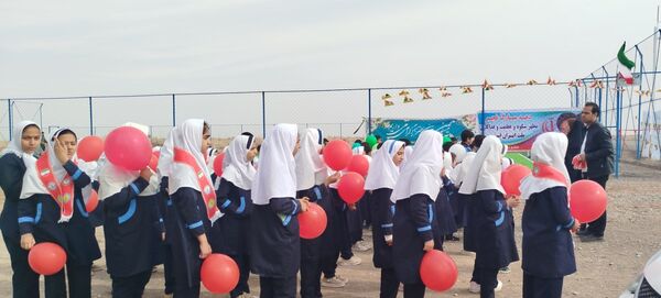 افتتاحیه چمن مصنوعی زمین فوتبال در شهرستان مه ولات