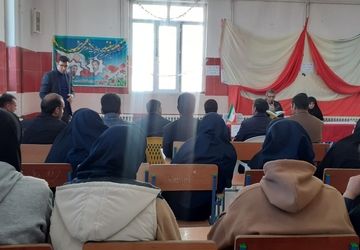  تجلیل از مربیان پرورشی و مشاوران در بیرانشهر با حضور مسئولان