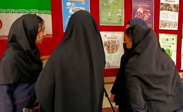 نمایشگاه دستاوردهای شورای بسیج در دبیرستان برازنده مقدم ۲