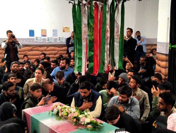 وداع با پیکر شهید «محسن صداقت» در معراج الشهدای قم