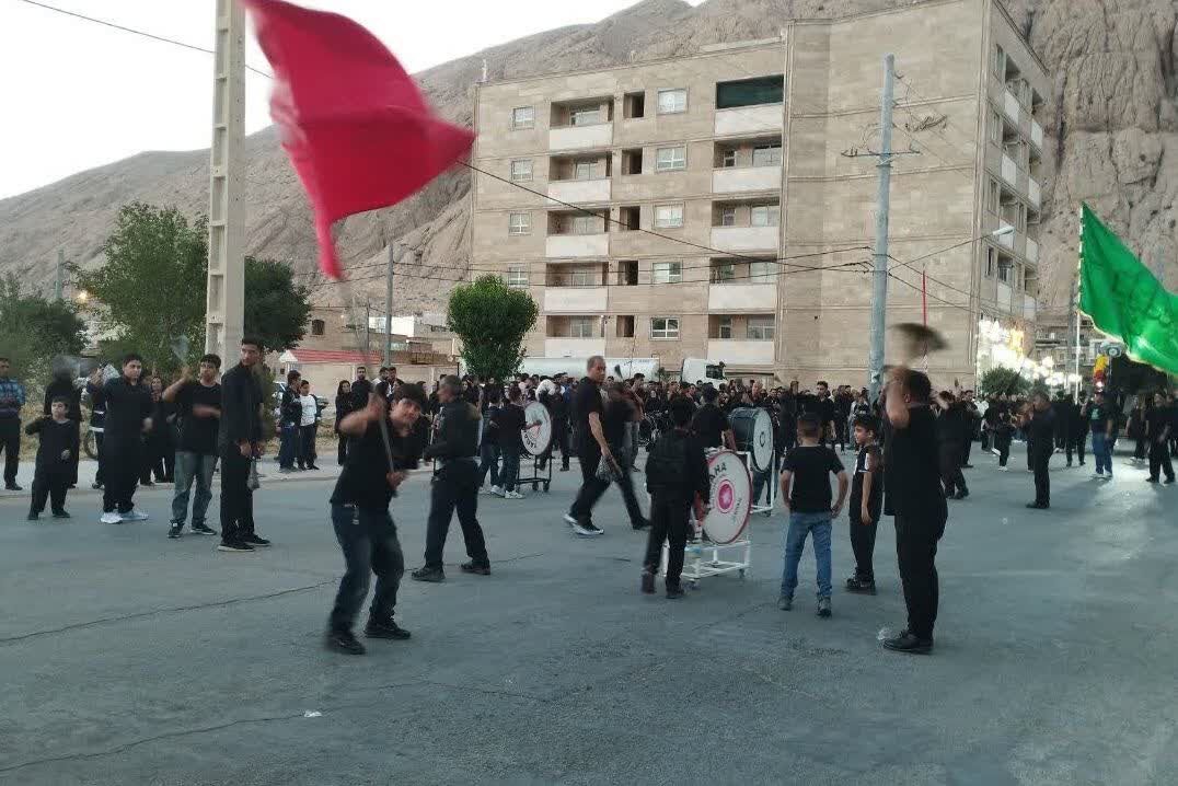 نوجوانان زرقانی؛ پرچم‌داران کوچک عزای حسینی