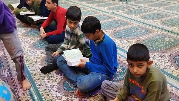 دم دمای اذان و قرائت آیاتی چند از قرآن 