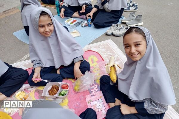 تغذیه سالم در محیطی شاد در دبستان شهید  آقچه‌لو