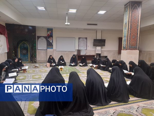 جزء خوانی قرآن کریم در حوضه بسیج خواهران آشخانه