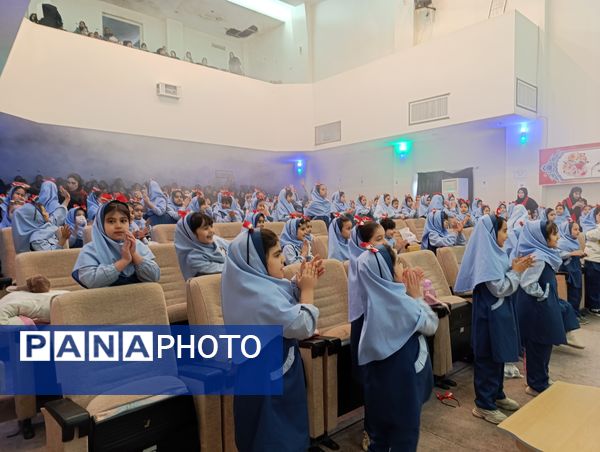 جشن یلدای مدرسه غیر دولتی مهر و ماه آشخانه 