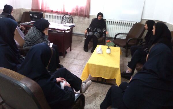 اولین جلسه همیاران مشاور در دبیرستان فاطمیه