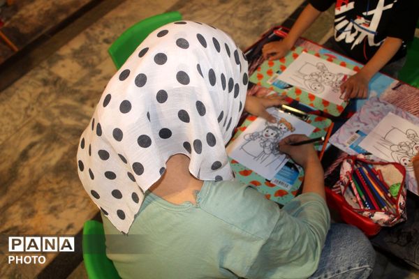  غرفه کودک در حسینیه امام خمینی (ره)