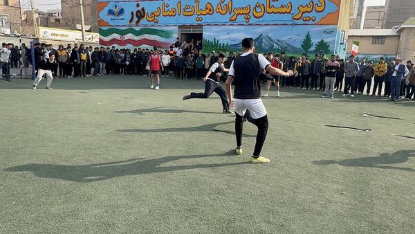  مسابقات ورزشی بین مدرسه ای دانش آموزان پسر متوسطه اول در پاکدشت