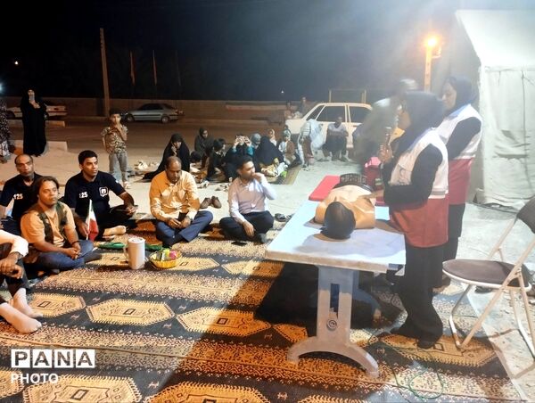 برگزاری دوره آموزشی هلال‌احمر در فین محله مارم ایستگاه وحدت