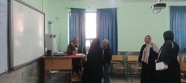 ۱۳ آذر جلسه دیدار اولیا با دبیران دبیرستان نمونه دولتی پژوهش آشخانه 