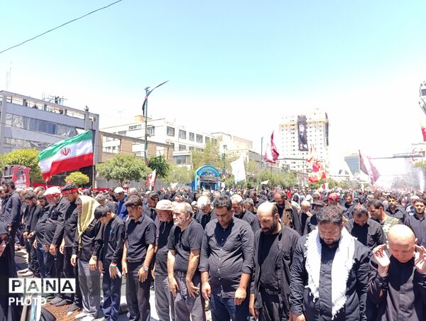 سیل فرا تصور زائران در روز تشییع پیکر رهبر شهید امت اسلامی