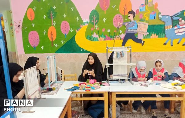 گرامیداشت هفته امور تربیتی در کانون پرورش فکری کودکان و نوجوانان مروست