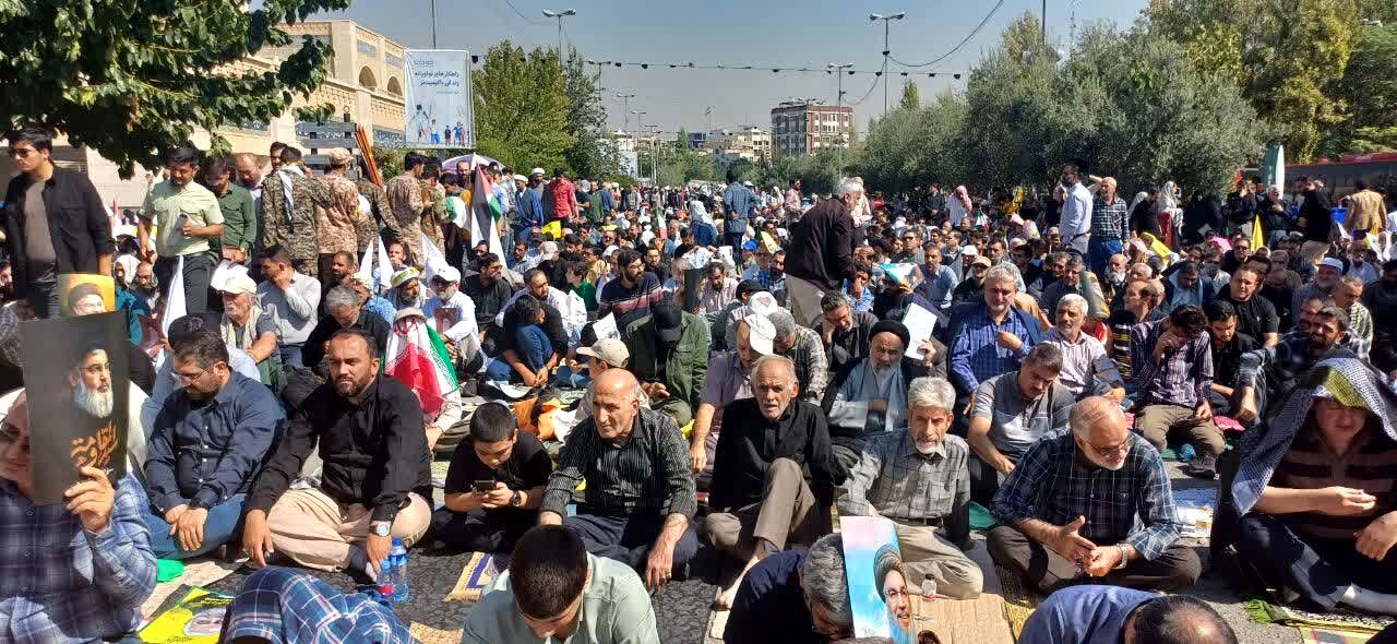 برگزاری نماز جمعه نصر به امامت رهبر معظم انقلاب اسلامی 
