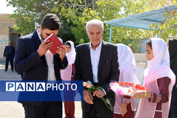 افتتاح زمین والیبال در بافت