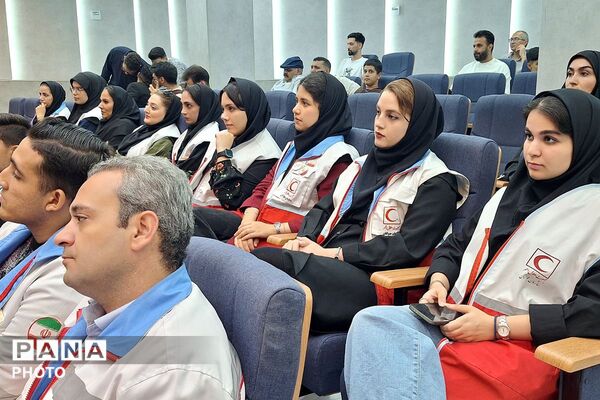 تجلیل از سمن‌ها و خبرنگاران برتر ورامین به سبک اداره ورزش و جوانان