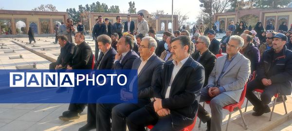 جشن پدران آسمانی در گلزار شهدای شهر زیارت