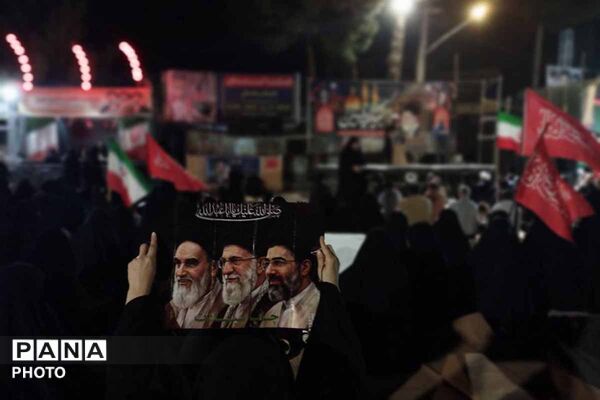 همزمان با شهادت امام حسن عسکری(ع)؛ مردم در چهلم رهبر شهید انقلاب به میدان آمدند
