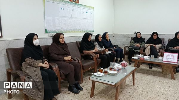 دبیرستان فاطمه‌الزهرا میزبان آیین خاطره‌سازان