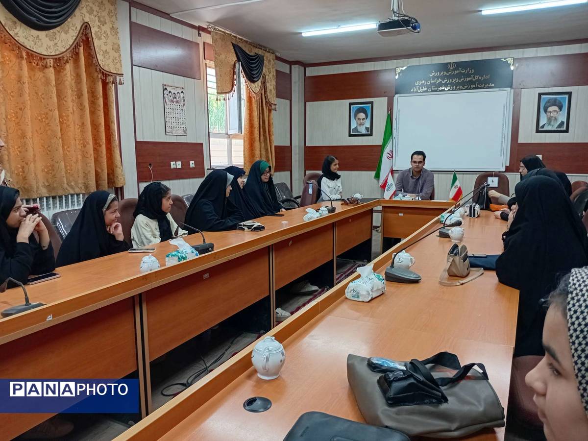  جلسه تقدیر از خبرنگاران فعال تیرماه 1404 در خلیل آباد