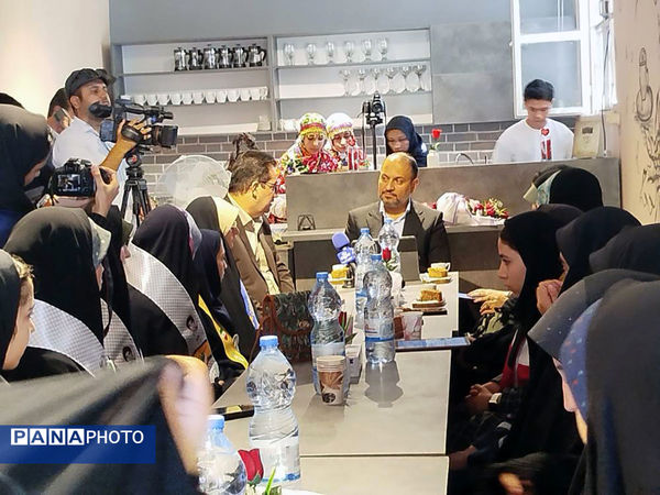 افتتاح «کافه گفت‌وگوی دخترونه» بجنورد