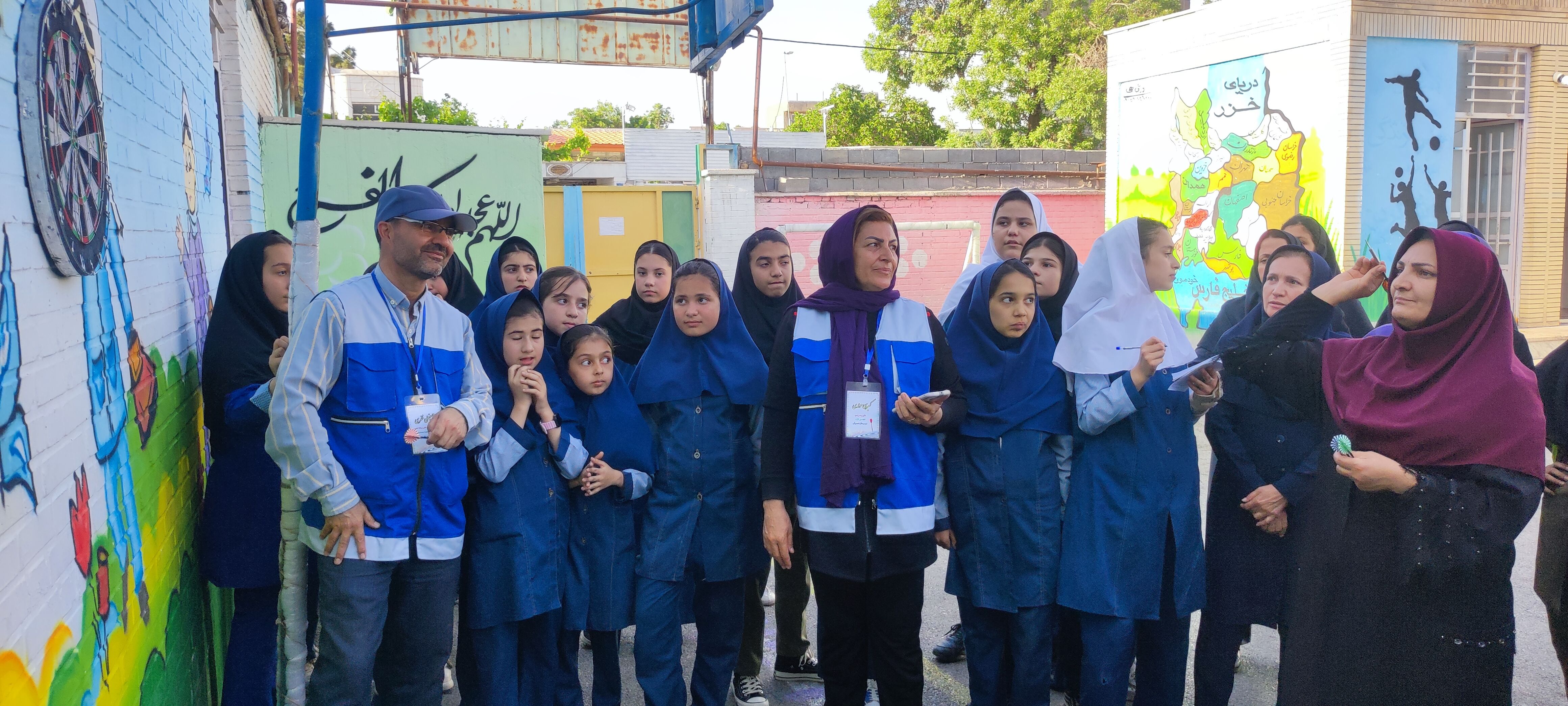 برگزاری مسابقات دارت در مدرسه شهید احمد خاقانی شیروان