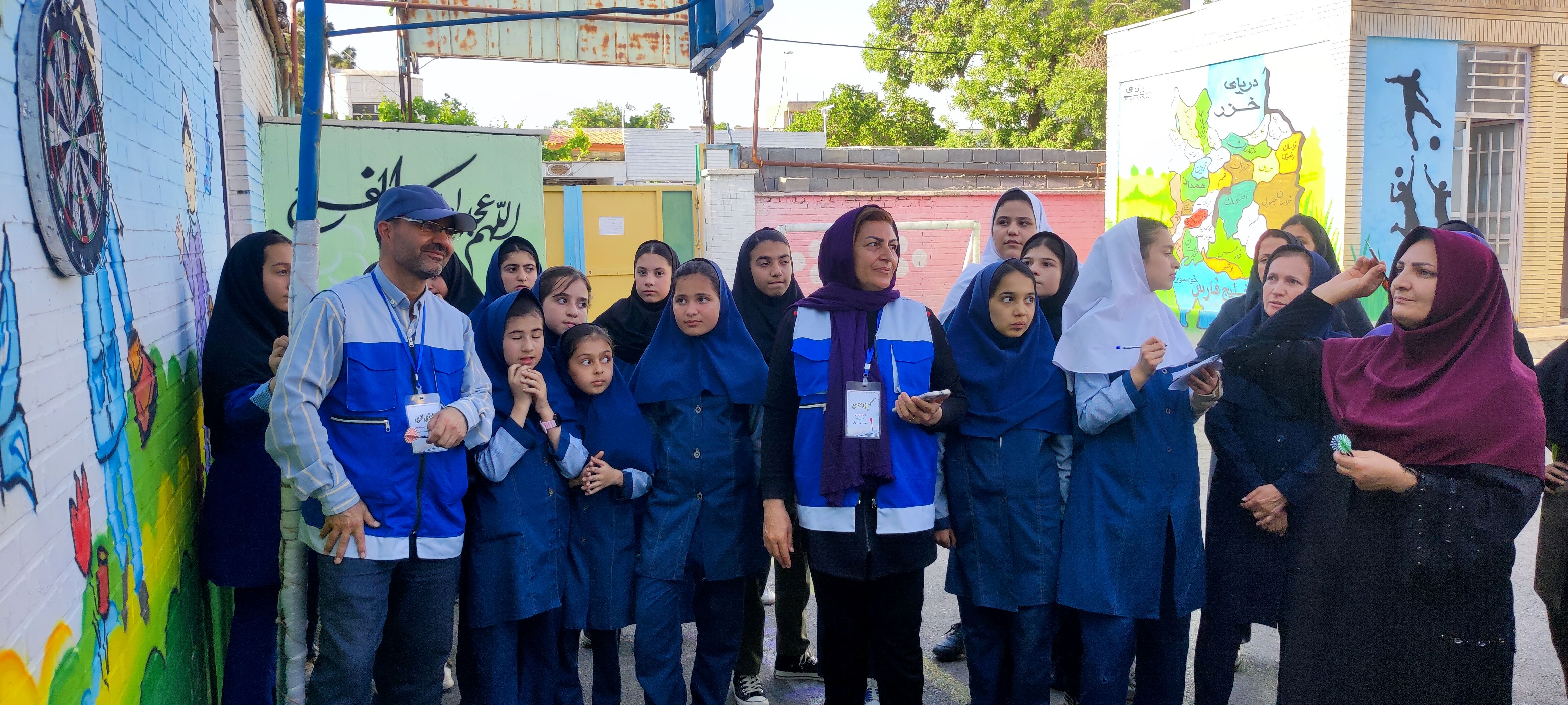 برگزاری مسابقات دارت در مدرسه شهید احمد خاقانی شیروان