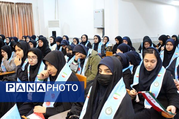 جشن ایرانمون در دبیرستان نمونه دولتی مهشید مصلی‌نژاد